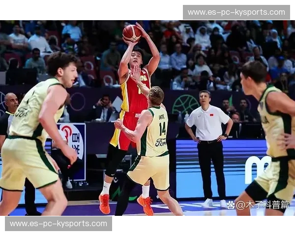 巅峰博弈：中国男篮硬碰黑山，这不仅是一场胜负，更是意志的“铁幕”之战